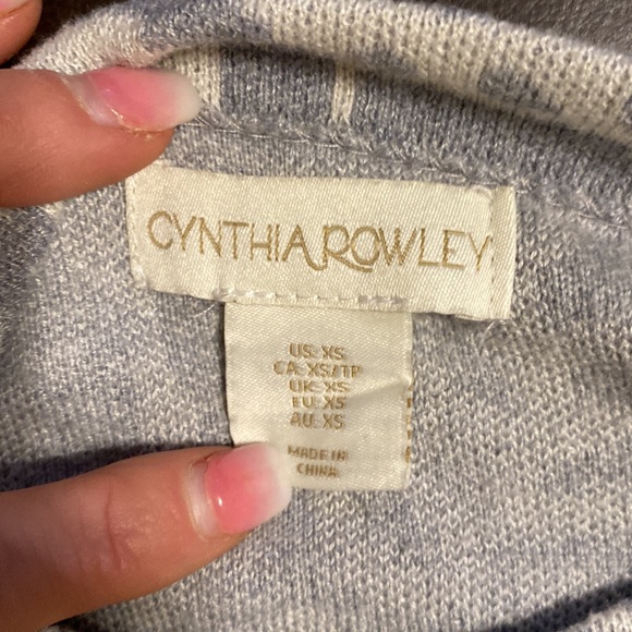 Cynthia Rowley XS Short Sleeve Sweater - Picture 3 of 3